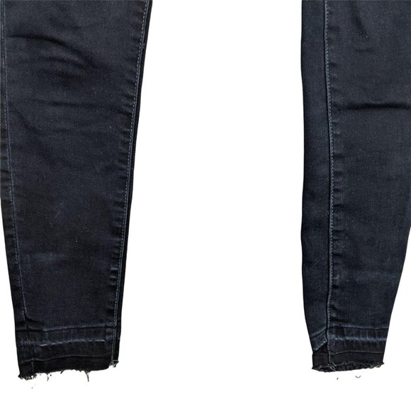 NWT We The Free by Free People Mid Rise Seal Blue Frayed Hem Skinny Jeans sz 29 - Picture 4 of 4